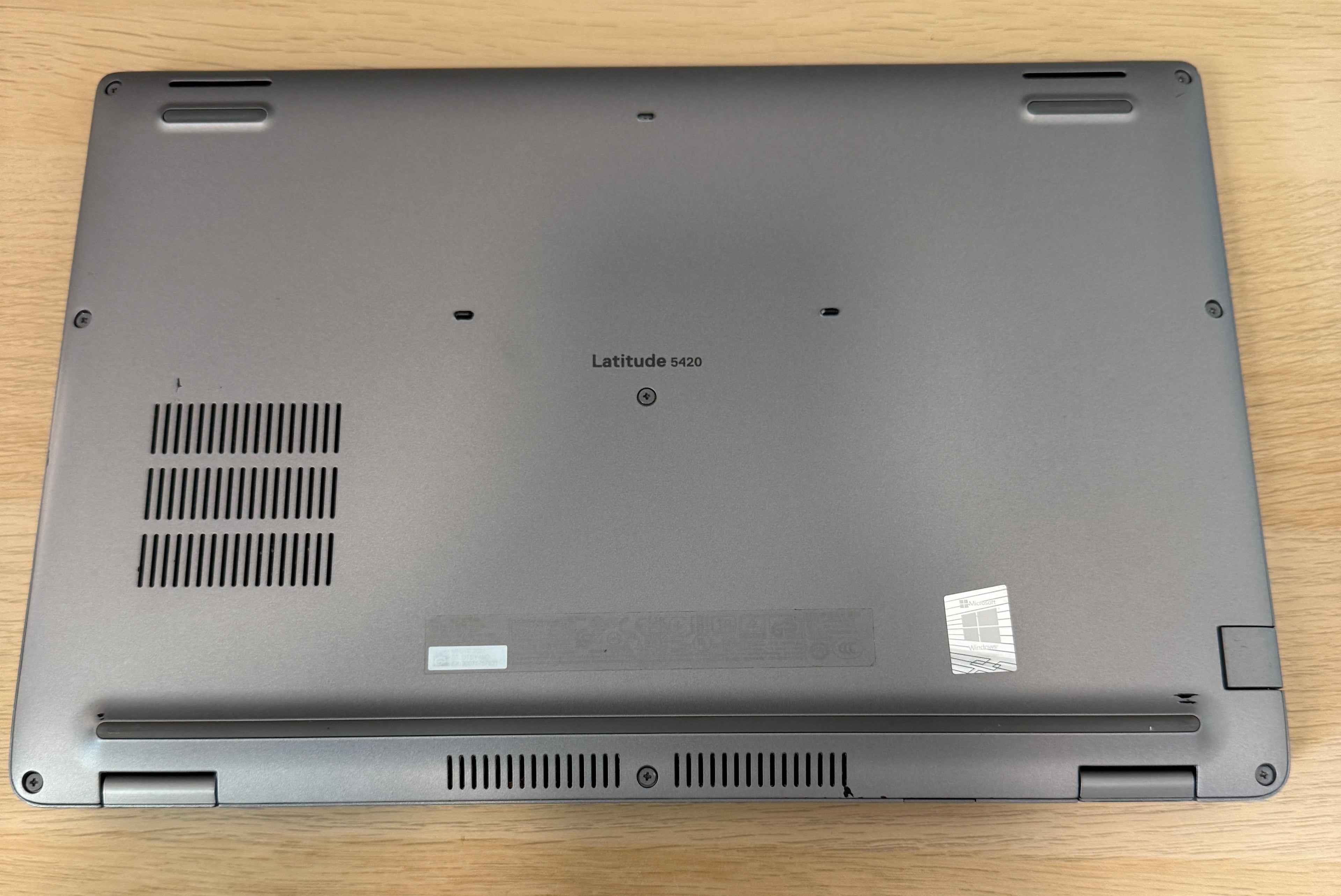 Dell Latitude 5420 — 14" Zakelijke Laptop | i7-1185G7 / 16GB / 256GB SSD / FHD / Win 11 Pro